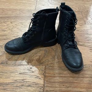 Universal thread boots